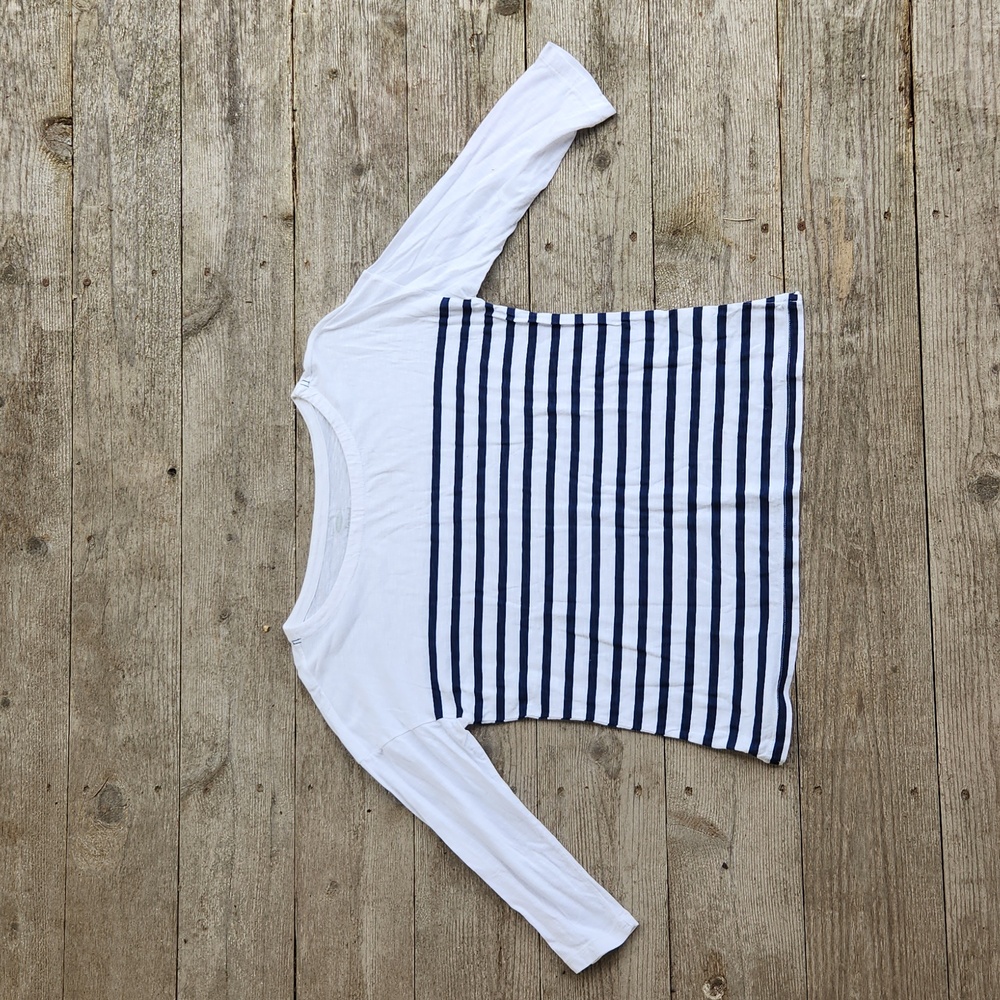 Old Navy Boat Neck Heavy Navy and White Striped 3/4 Top Size Small Like New